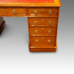Victorian oak pedestal desk - Image 5
