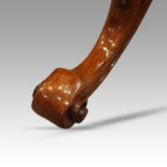 Victorian shaped walnut loo table - Image 4