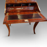 Victorian walnut bureau de dame - Image 3