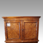 Victorian walnut linen press - Image 4