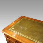 Victorian walnut pedestal desk - Image 5