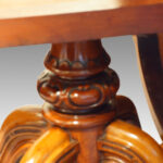 Victorian walnut shaped loo table - Image 4