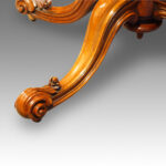 Victorian walnut shaped loo table - Image 5