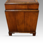 Georgian style walnut pedestal desk - Image 9