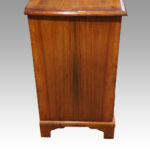Georgian style walnut bedside chest - Image 5
