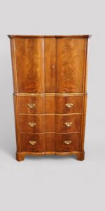 George V walnut gentlemans tallboy - Image 2
