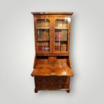 George I Walnut Bureau Bookcase in Three Sections – Glazed Top, Fitted Interior & Candle Slides (c.1715–1725) - Image 2