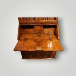 George I Walnut Bureau Bookcase in Three Sections – Glazed Top, Fitted Interior & Candle Slides (c.1715–1725) - Image 4