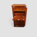 Victorian Mahogany Secretaire Wellington Chest with Locking Side Flap – 19th‑Century Storage - Image 2