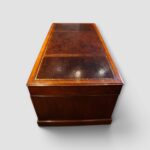 Victorian Mahogany Partners Desk in Georgian Style with Wide Kneehole - Image 4