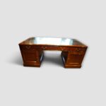 Victorian Mahogany Partners Desk in Georgian Style with Wide Kneehole - Image 7