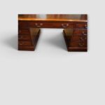 Victorian Mahogany Partners Desk in Georgian Style with Wide Kneehole - Image 2
